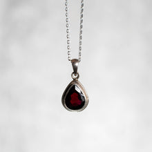 Load image into Gallery viewer, Pendentif Grenat &amp; Argent
