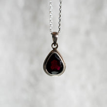 Load image into Gallery viewer, Pendentif Grenat &amp; Argent
