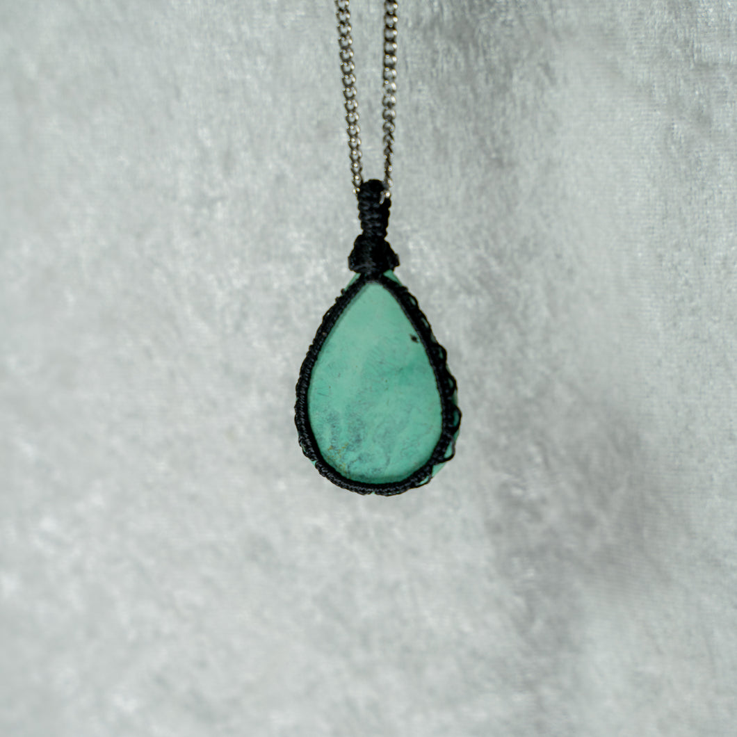 Pendentif Turquoise Himalayenne & Macramé