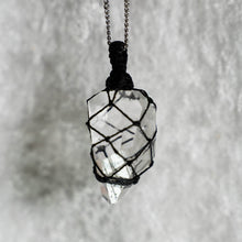 Load image into Gallery viewer, Pendentif Quartz Ganeswaran &amp; Macramé
