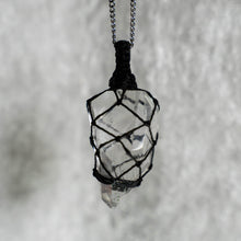 Load image into Gallery viewer, Pendentif Quartz Ganeswaran &amp; Macramé
