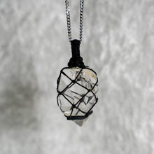 Charger l&#39;image dans la galerie, Pendentif Quartz Ganeswaran &amp; Macramé
