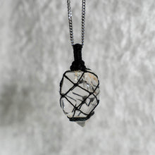 Load image into Gallery viewer, Pendentif Quartz Ganeswaran &amp; Macramé
