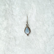 Load image into Gallery viewer, Rainbow Moonstone Silver Earring
